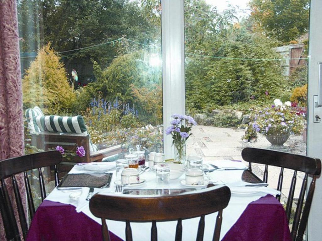 Compton House Bed & Breakfast แอชบอร์น ภายนอก รูปภาพ