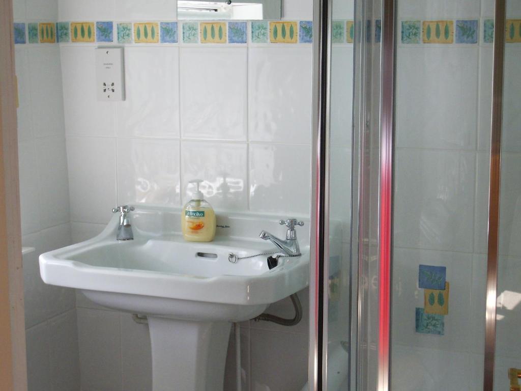 Compton House Bed & Breakfast แอชบอร์น ภายนอก รูปภาพ