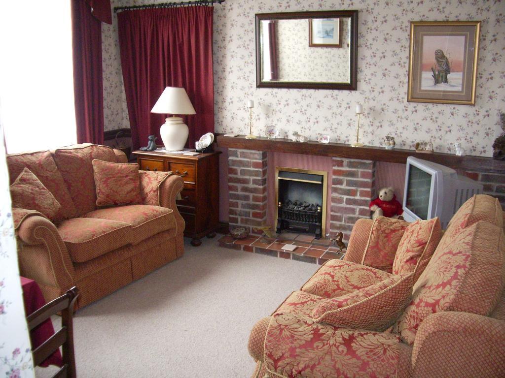 Compton House Bed & Breakfast แอชบอร์น ภายนอก รูปภาพ